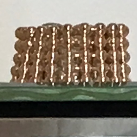 NWOT Guess Rose Gold Tone Ring With Stretchable Band & White Rhinestones - Picture 6 of 9